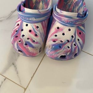 Girls crocs